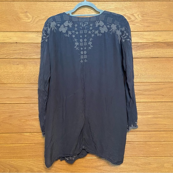 Johnny Was embroidered gray cupro rayon long sleeve blouse - Picture 5 of 7
